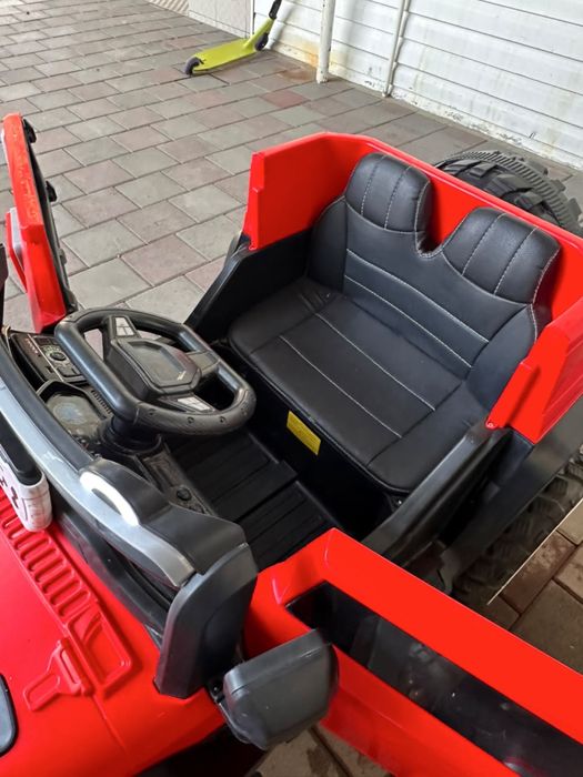 Продам детский электромобиль