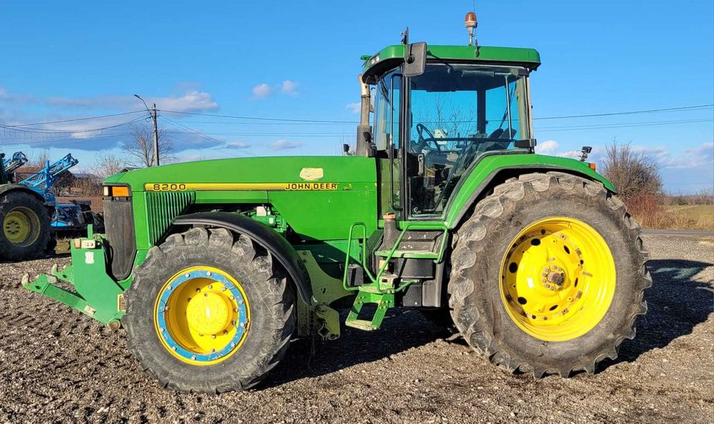 Tractor John Deere 8200 210cp
