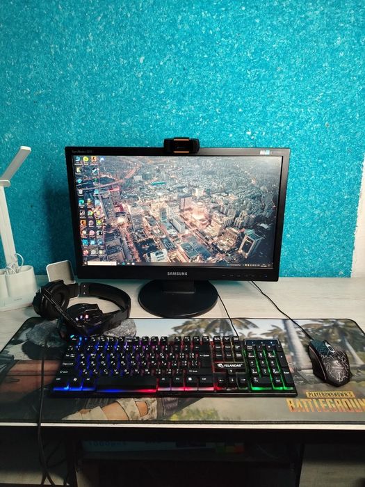 Компьютер сотилади креслоси билан умуман айби йок ойин учун Дим зор