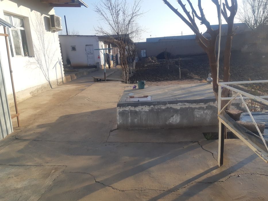 Xovli sotuvda 5 sotix 4xonali