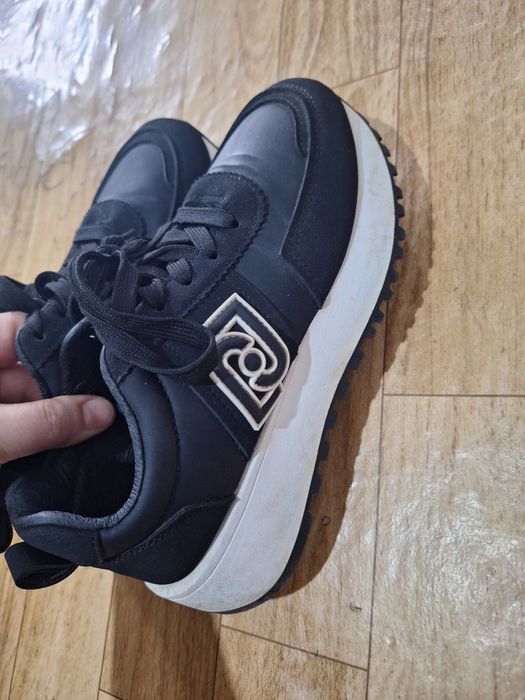 Женский кроссовки