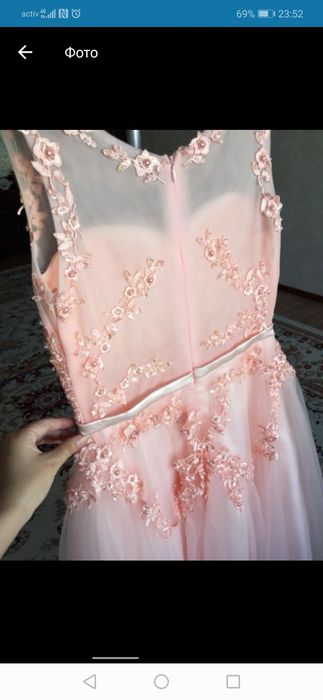 Красивое женское платье