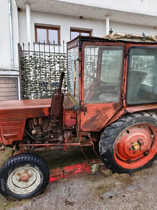Продавам трактор Т-25 „Владимировец