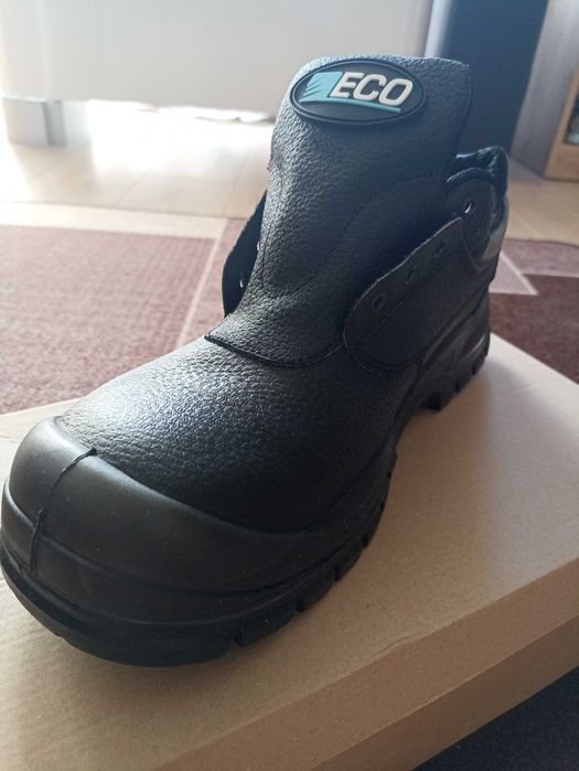 Работни обувки без метално бомбе