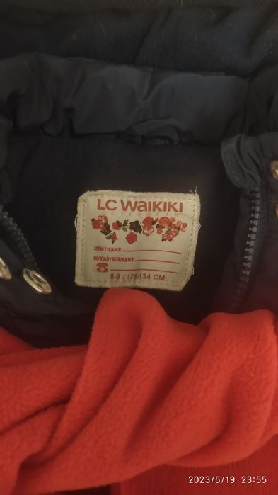 Продаю отличную куртку на девочку