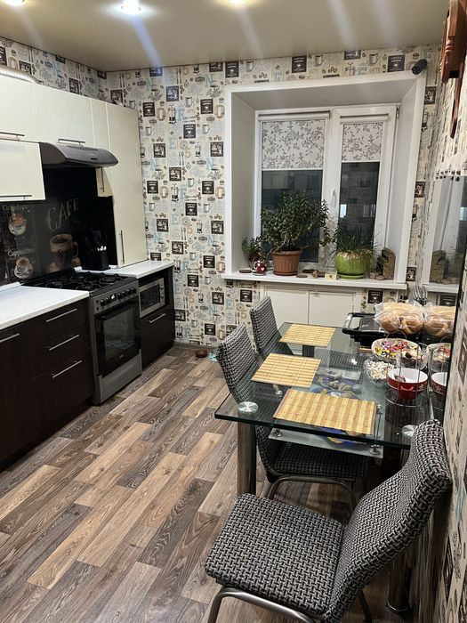 Продам 4х комнатную квартиру