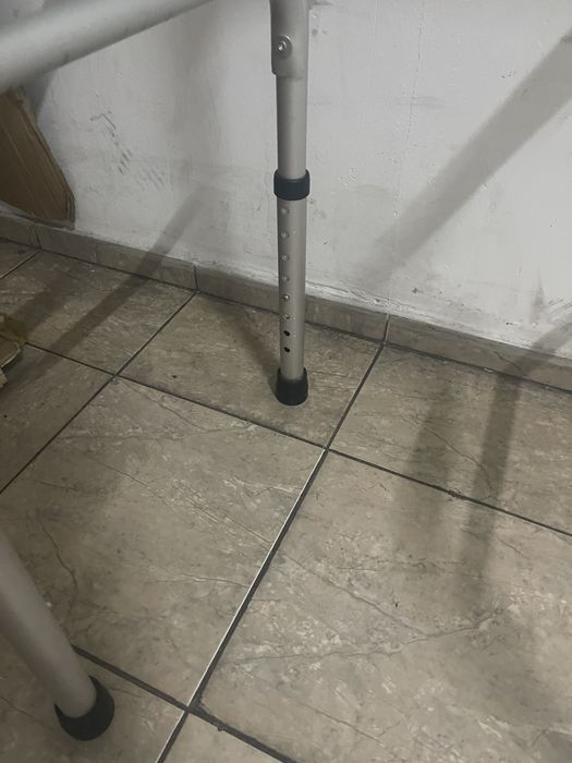 Продам ходунки для инвалидов