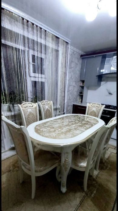 Продам стол со стульями