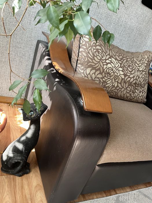 Продам диван срочно продам