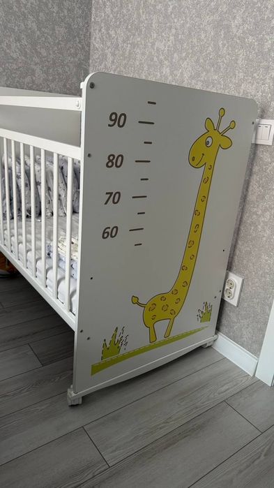 Бортики и 2 комплекта постельного белья