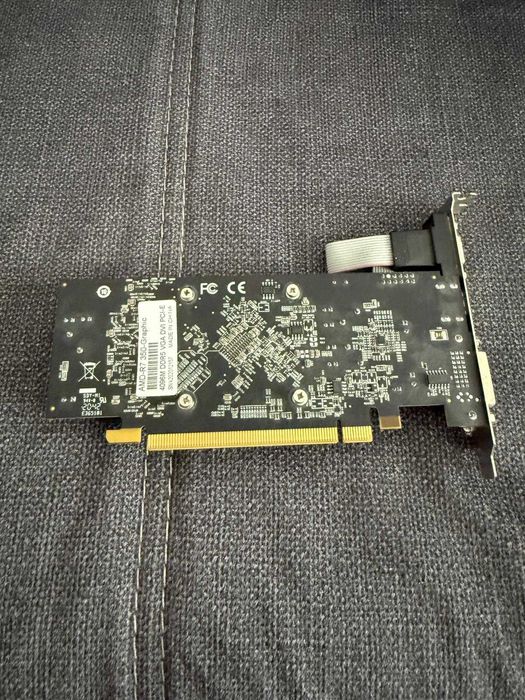 AMD Radeon R7 350 4GB GDDR5