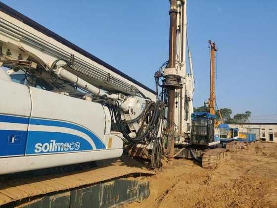 Услуга буровой машины. Бурение свай для различных