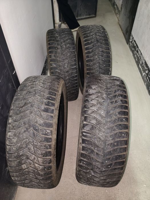 Продам зимние шины 225/55/18