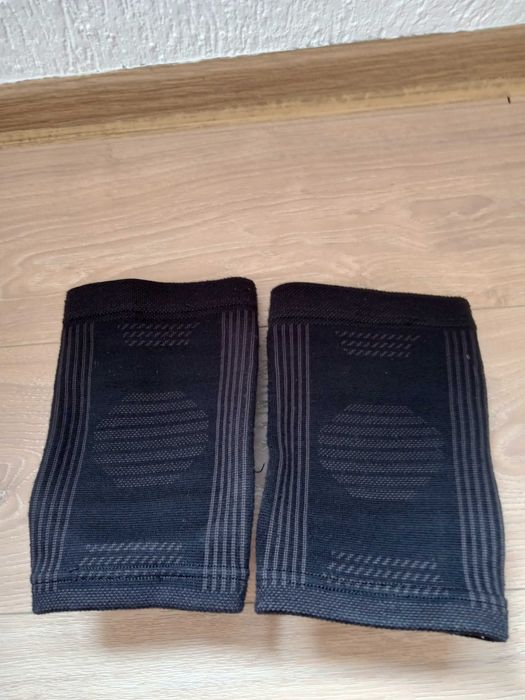 Asics наколенки за волейбол