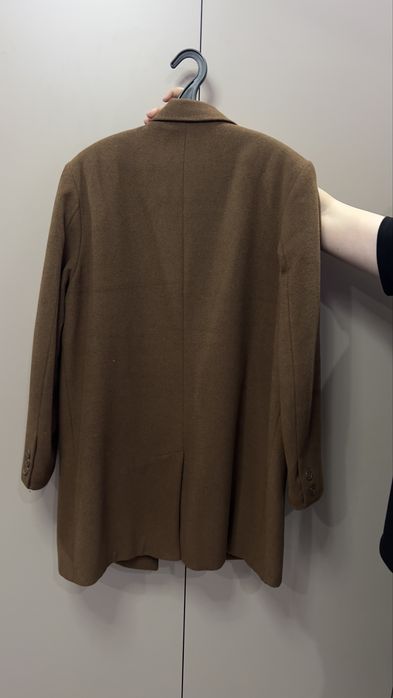 Мужской пальто продается