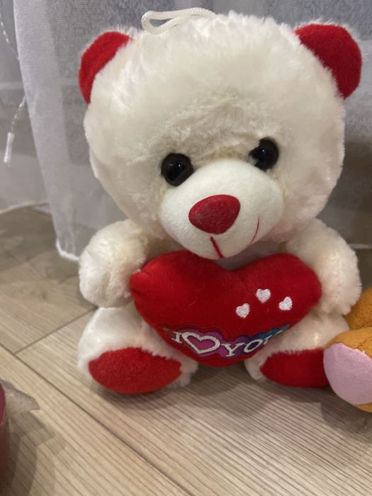 игрушки! отдам за шоколадку!!