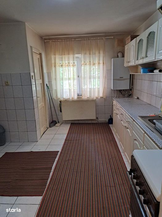 Apartament 3 camere de vanzare , Carpati 2 , parter , 83.900 euro neg.