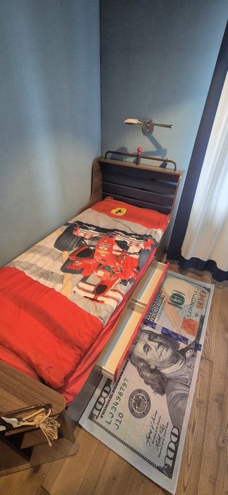 кровать в форме корабля