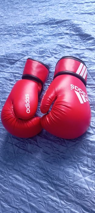 Продам перчатки для бокса