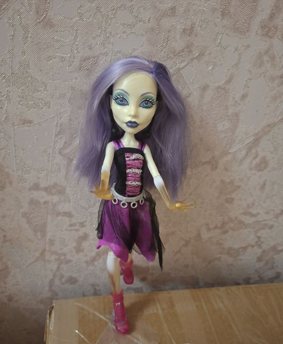 Продам спектру ghouls alive монстер Хай monster high