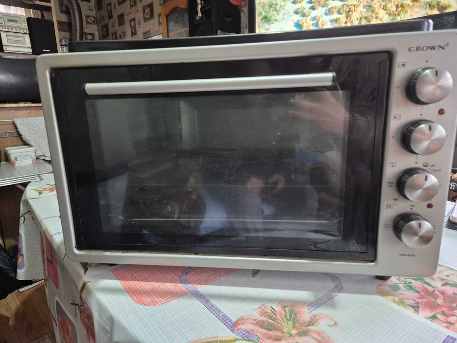 Готварска печка с фурна и котлони crown