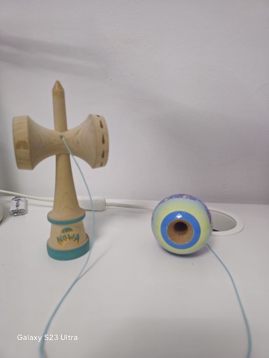 Kendama Sol aproape noua