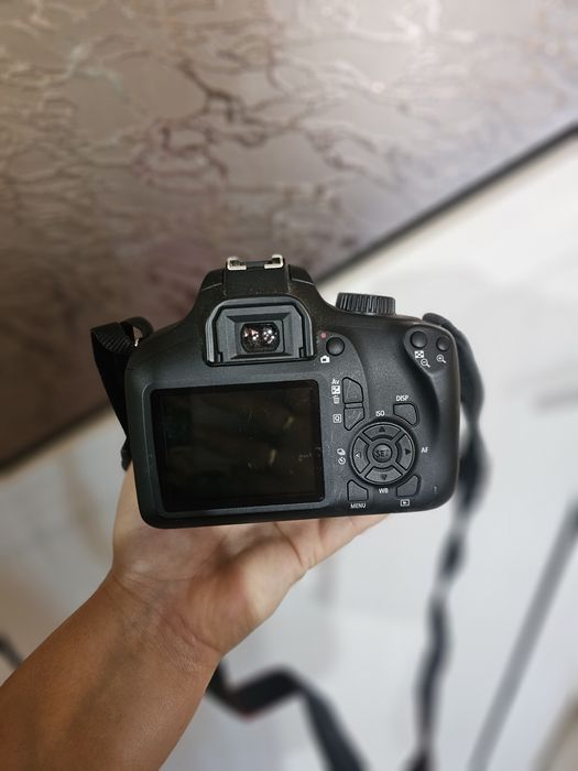 Canon EOS 4000D с 2 обектива и гаранция