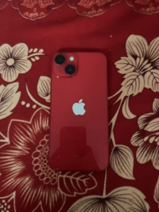 Vand iphone 14 numai se aprinde pentru piese sau cine vrea sa l faca