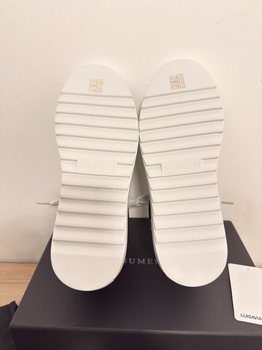 ! Reducere ! Adidasii numeris negri/alb