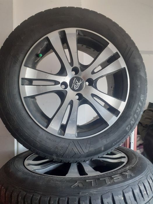 De vânzare 4 jante +4cauciucuri de vara stare foarte buna