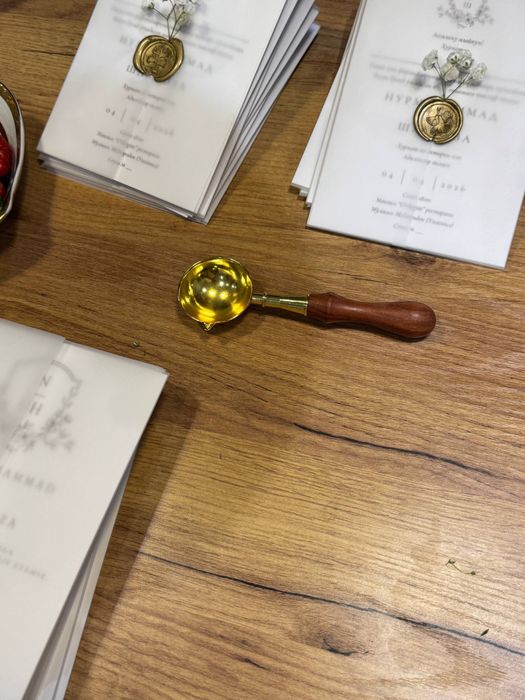 Premium to’y taklifnomalari va konvertlar