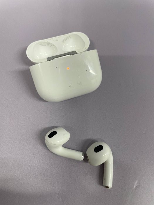 Air pods 3/  SR575979