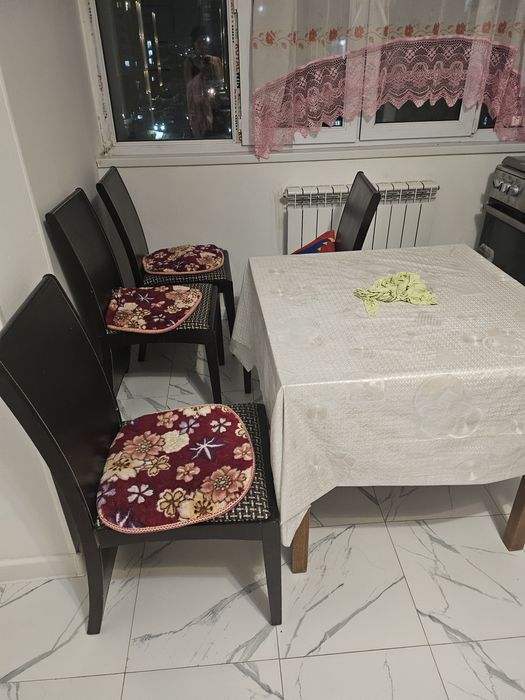 Стулья по 10к столь по 5к