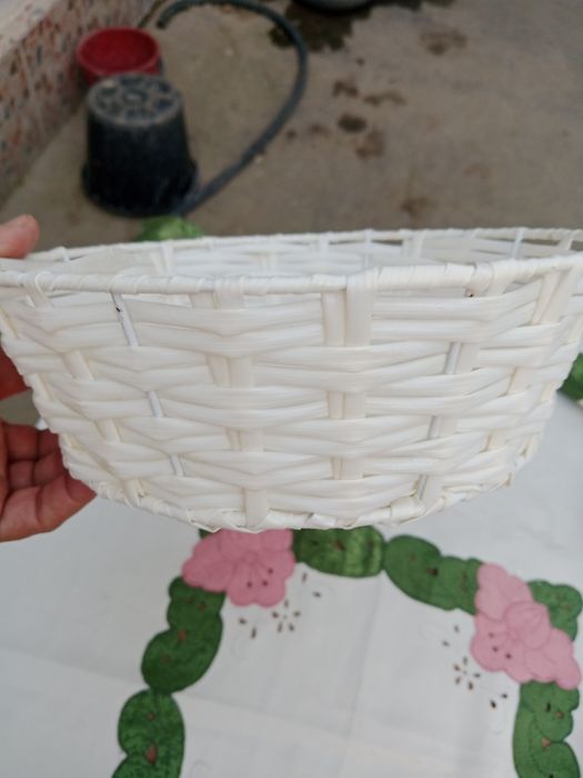 Продам хлебницу плетенную