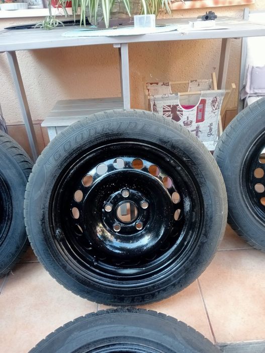 Set jante cu cauciucuri Dot 2025 pe 15 pentru VW Golf.Pasat.Touran.Cady.Skoda.Seat.Audi