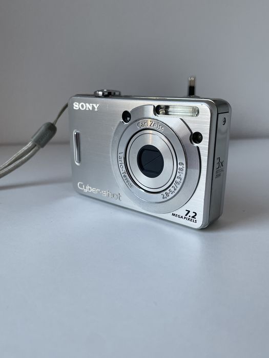 Aparat Foto Digital SONY Cyber-Shot DSC-W55 Silver 7.2 MP Senzor CCD 3x Optical Zoom