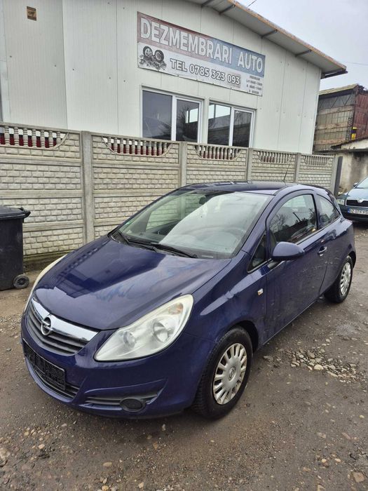 Dezmembram Opel Corsa D Coupe bara/aripa