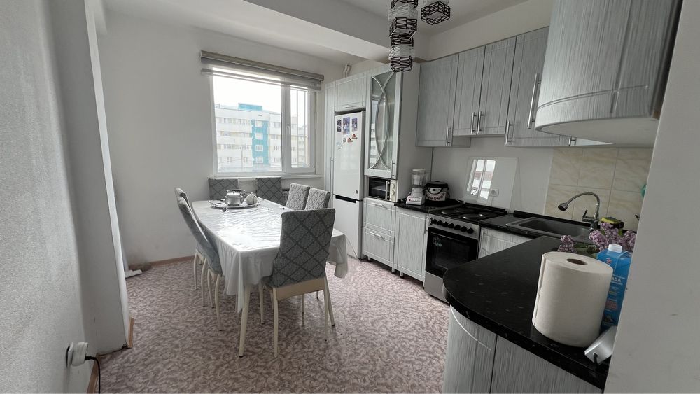 Продам квартиру 4-комнатную