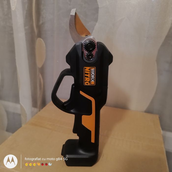Foarfeca electrica worx wg330e