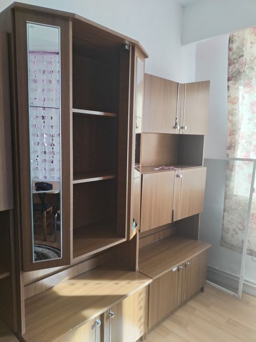 Mobila de vanzare