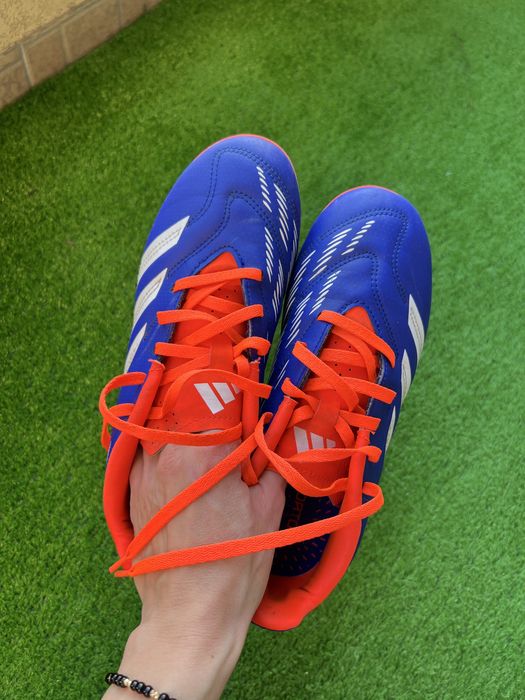 Продавам бутонки adidas predator