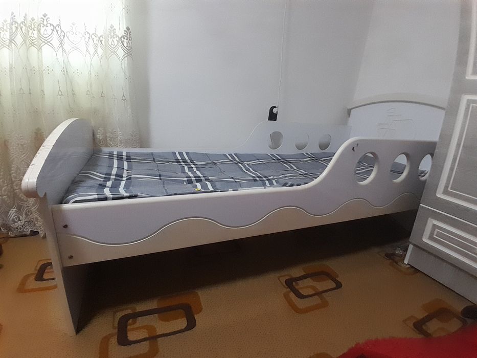 Bollalar uchun Detiskiy divan