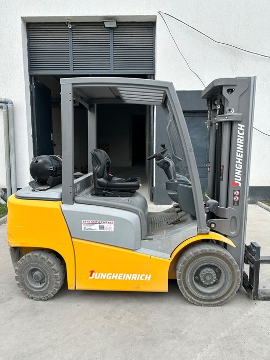 Stivuitor Jungheinrich GAZ GPL TFG 425 2019 catarg triplex 2.5 tone