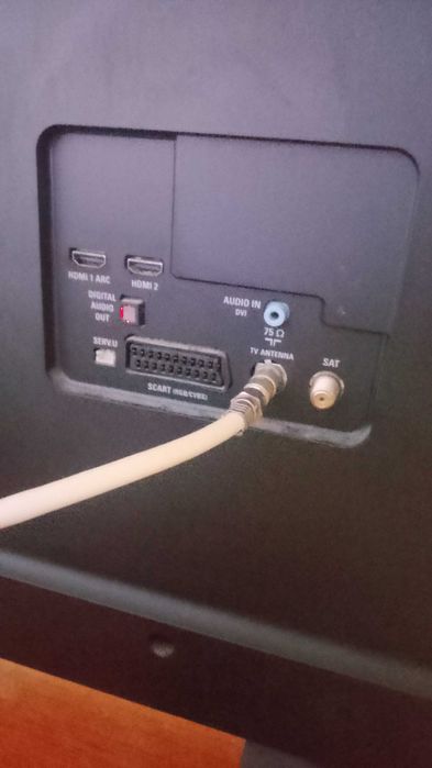 Лед телевизор 49 инча Филипс