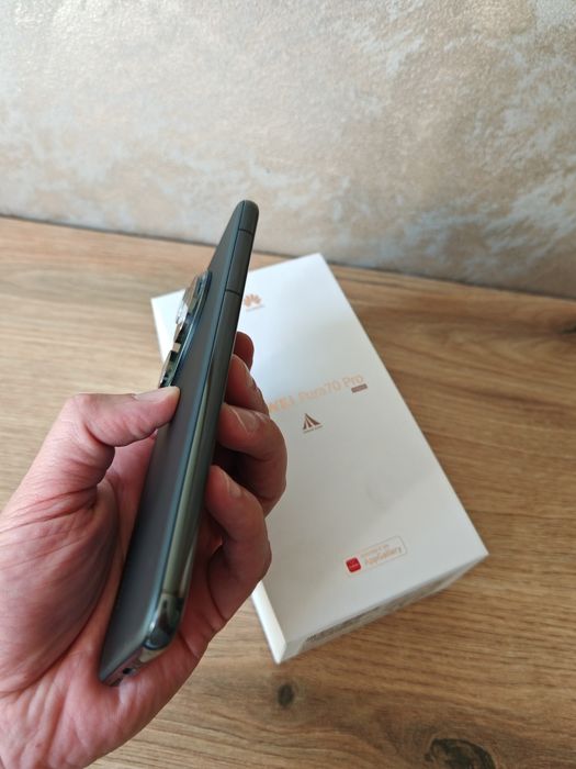 Чисто нов с подарък кейс в гаранция до 2028 г. Huawei pura 70 pro!