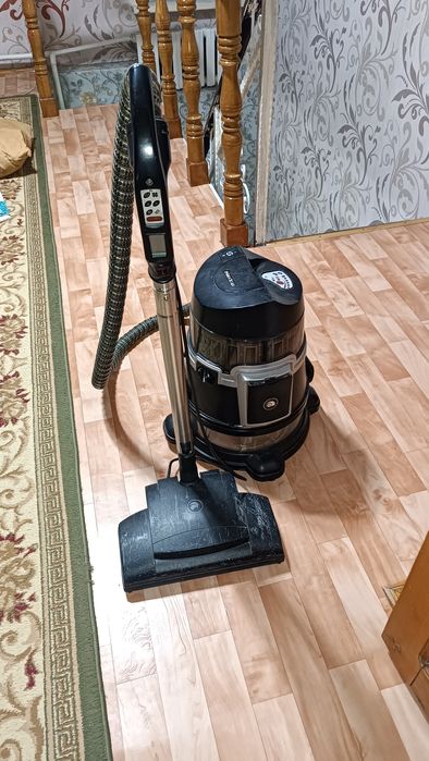 Продам моющий пылесос