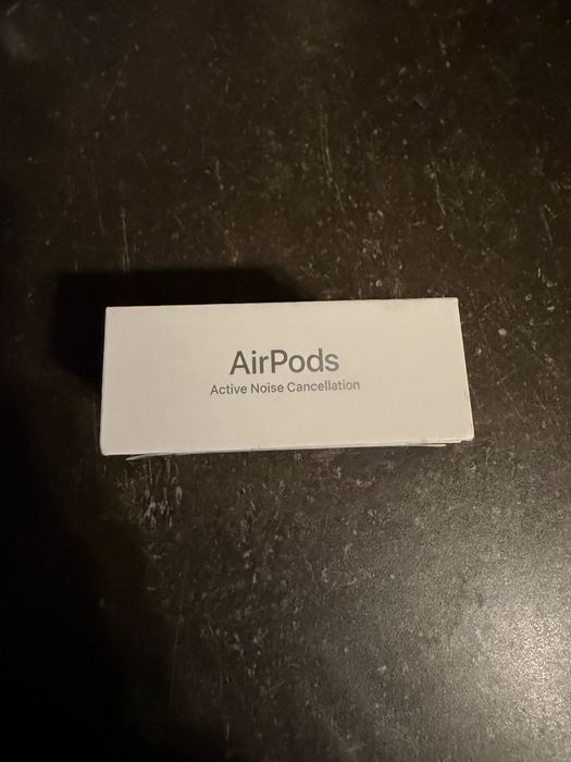 Безжични слушалки Apple AirPods 4.
