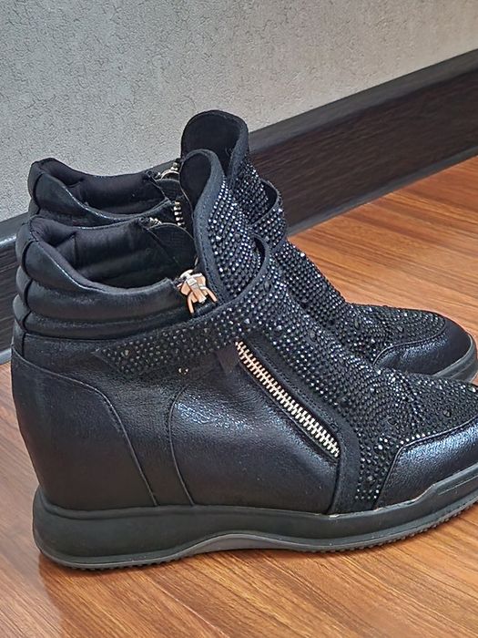 Продам обувь,в отличном состоянии