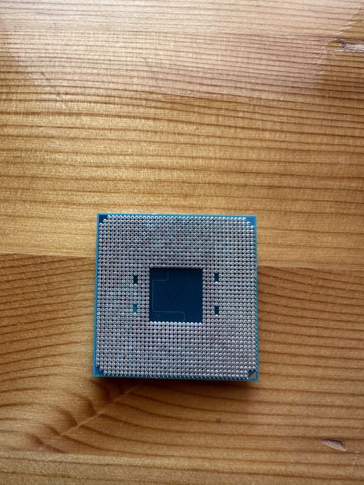 AMD Ryzen 3 3200G