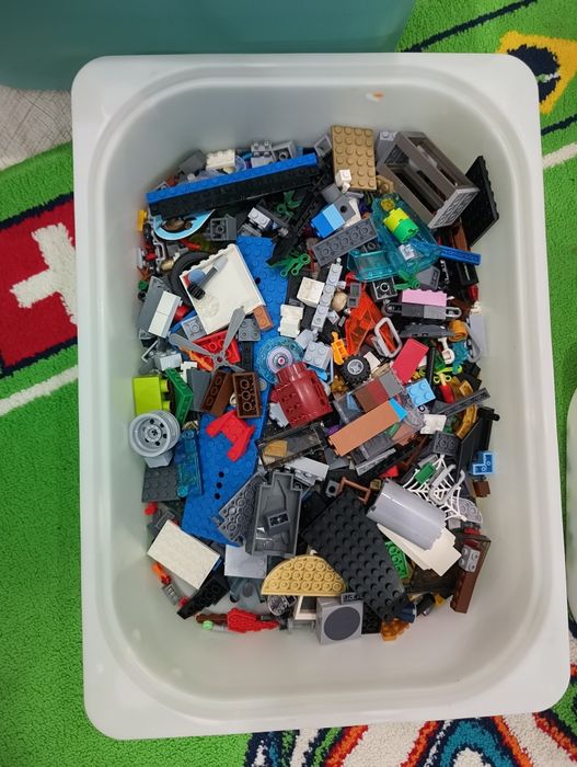 Продам очень много лего